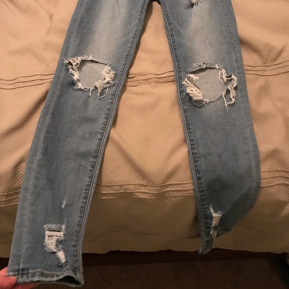 Light washed ripped jeans - Picture 2 of 5